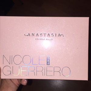 Anastasia Beverly Hills glow kit